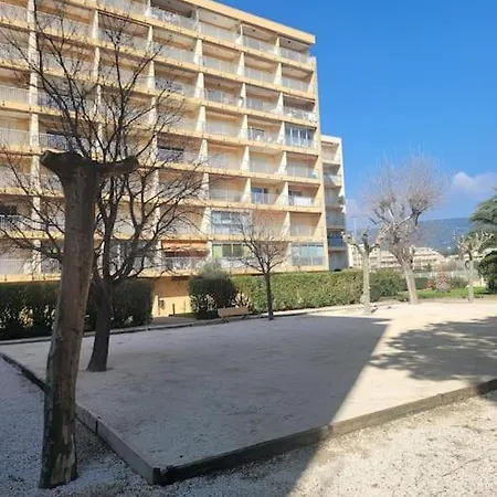 Апартаменты Les Cyclades Ле-Лаванду